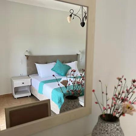 St Nicholas Tsilivi Apts By 