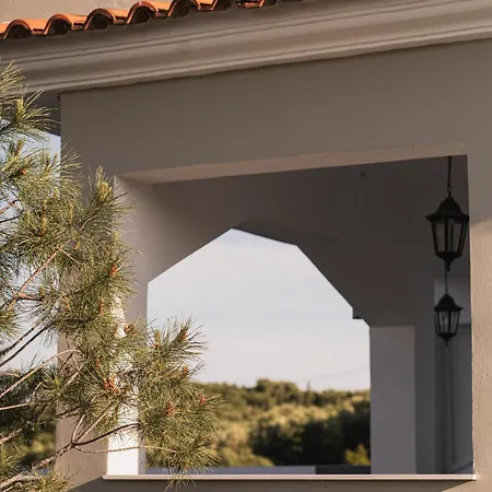 St Nicholas Tsilivi Apts By 