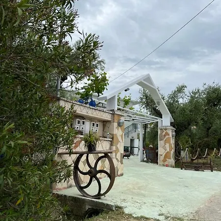 St Nicholas Tsilivi Apts By 