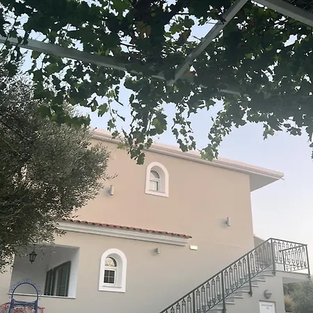 St Nicholas Tsilivi Apts *